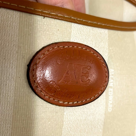 Allan Edwards Crossbody Bag - Picture 3 of 5